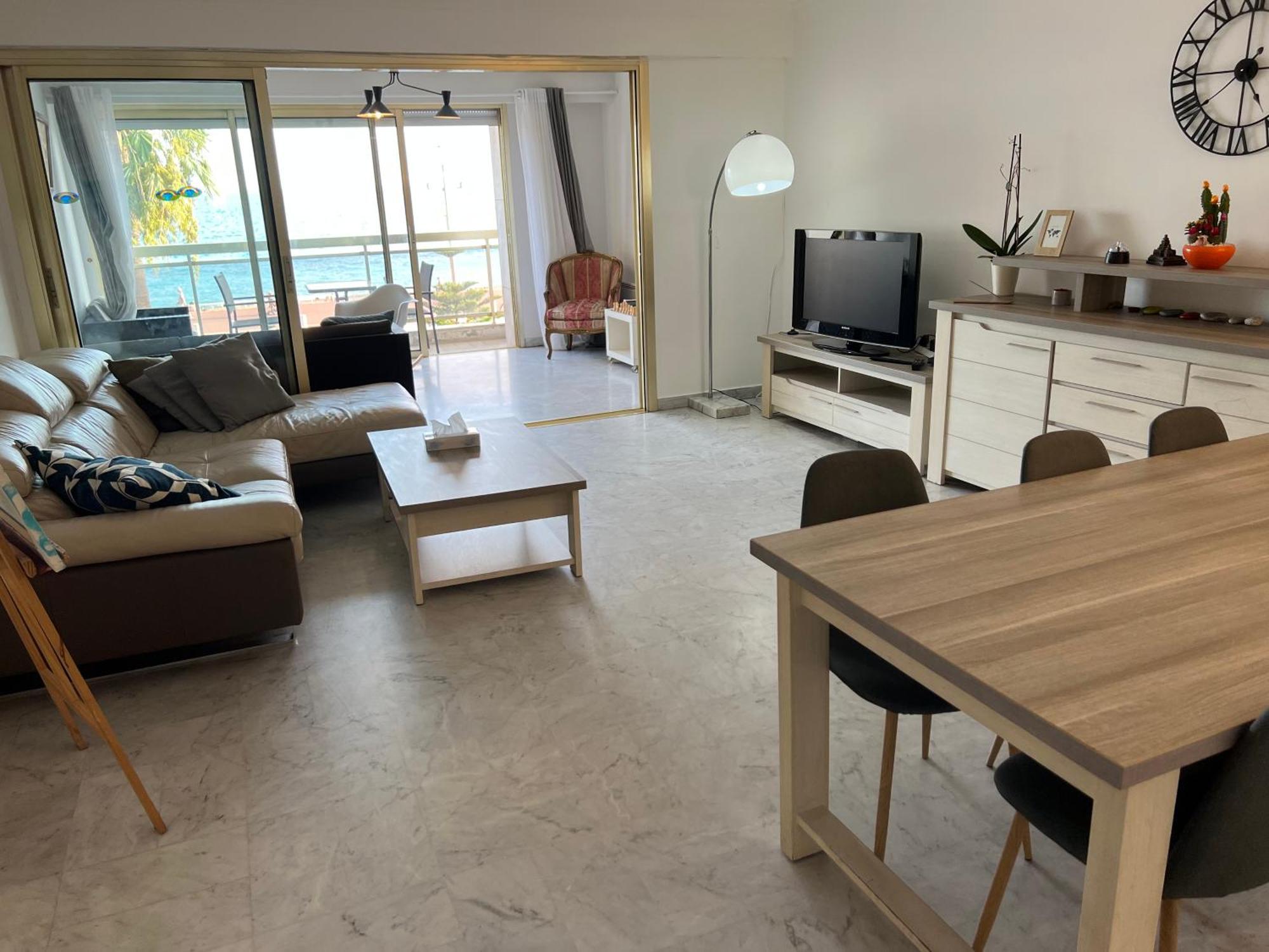 Entire 2 Rooms Crossing Apartment With Private Parking 4 Beds Two Double Bed And 2 Single Bed With 2 Balconies In Promenade Des Anglais Street With Sea View 50 Meters From The Beach With Perfect Air Conditioner Cooler And Heater Nizza Exterior foto